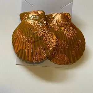 Gold Flaked seashell earring